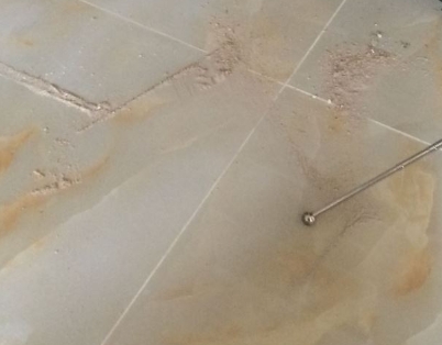台前瓷砖空鼓维修公司分享粘合剂选择不当在瓷砖铺贴过程中可能导致以下问题
